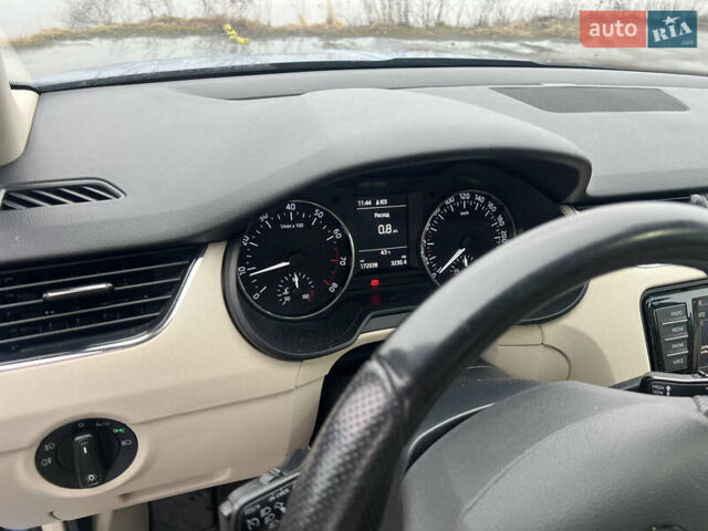 Синий Шкода Октавия, объемом двигателя 1.8 л и пробегом 172 тыс. км за 14000 $, фото 2 на Automoto.ua