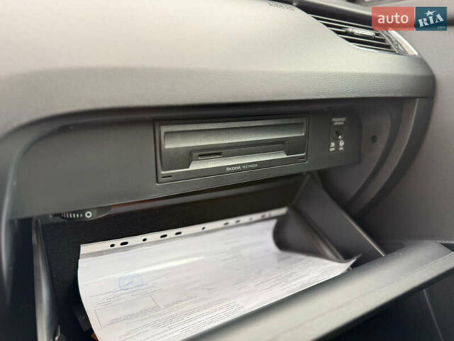 Шкода Октавия 2017 в Киеве на Automoto.ua Синий Шкода Октавия, объемом двигателя 1.8 л и пробегом 130 тыс. км за 16000 $, фото 28 на Automoto.ua