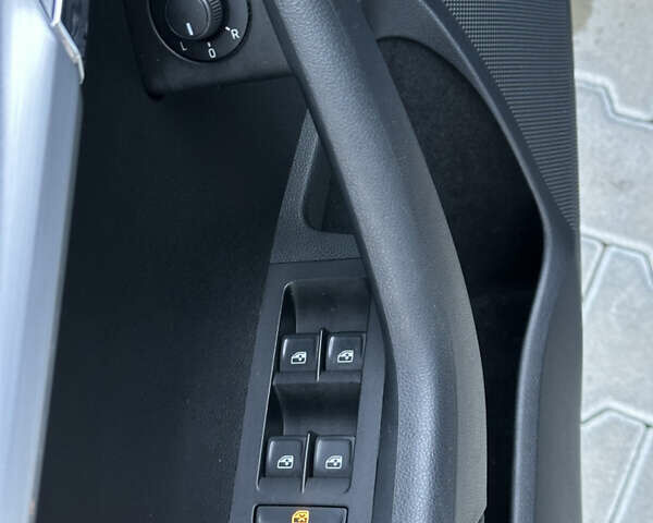 Синий Шкода Октавия, объемом двигателя 1.4 л и пробегом 184 тыс. км за 11900 $, фото 26 на Automoto.ua