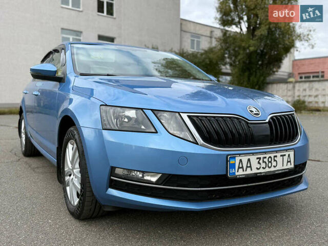 Шкода Октавия 2017 в Киеве на Automoto.ua Синий Шкода Октавия, объемом двигателя 1.8 л и пробегом 130 тыс. км за 16000 $, фото 2 на Automoto.ua