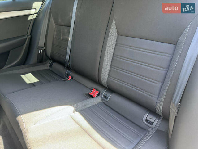 Синий Шкода Октавия, объемом двигателя 1.4 л и пробегом 180 тыс. км за 12500 $, фото 12 на Automoto.ua
