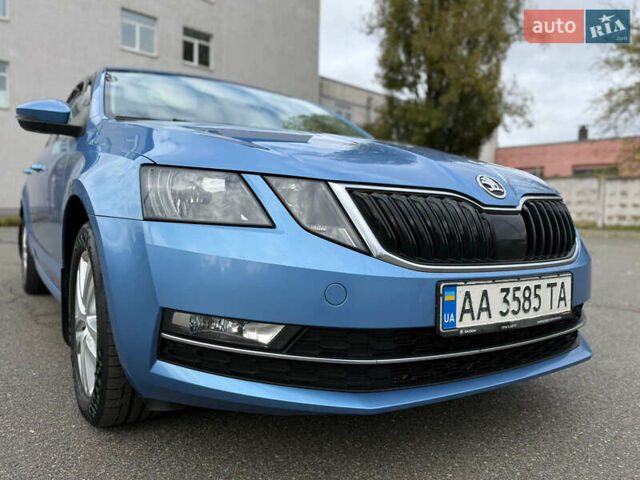 Шкода Октавия 2017 в Киеве на Automoto.ua Синий Шкода Октавия, объемом двигателя 1.8 л и пробегом 130 тыс. км за 16000 $, фото 1 на Automoto.ua