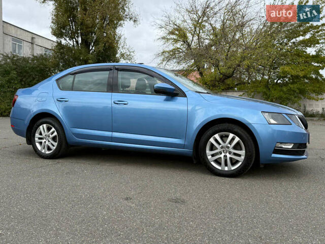 Шкода Октавия 2017 в Киеве на Automoto.ua Синий Шкода Октавия, объемом двигателя 1.8 л и пробегом 130 тыс. км за 16000 $, фото 6 на Automoto.ua