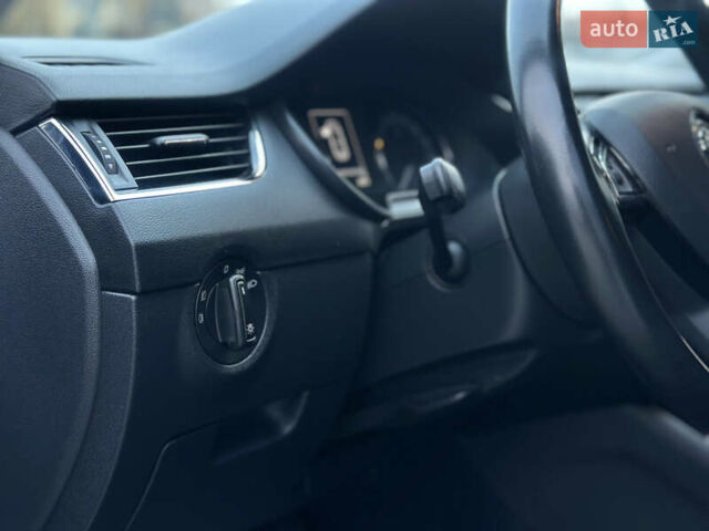 Синий Шкода Октавия, объемом двигателя 1.4 л и пробегом 184 тыс. км за 11900 $, фото 33 на Automoto.ua