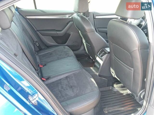 Синий Шкода Октавия, объемом двигателя 1.6 л и пробегом 243 тыс. км за 15700 $, фото 19 на Automoto.ua