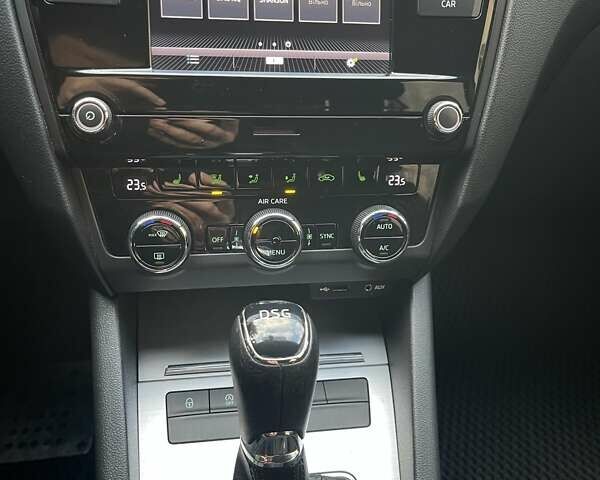 Синий Шкода Октавия, объемом двигателя 1.4 л и пробегом 180 тыс. км за 12500 $, фото 11 на Automoto.ua