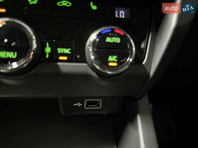 Синій Шкода Октавія, об'ємом двигуна 1.4 л та пробігом 80 тис. км за 14900 $, фото 40 на Automoto.ua