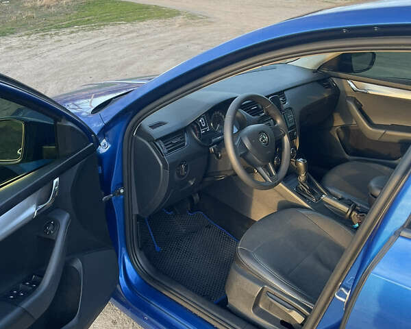 Синій Шкода Октавія, об'ємом двигуна 1.6 л та пробігом 199 тис. км за 13350 $, фото 8 на Automoto.ua
