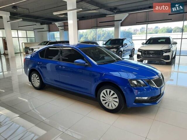 Синий Шкода Октавия, объемом двигателя 1.4 л и пробегом 140 тыс. км за 14599 $, фото 1 на Automoto.ua