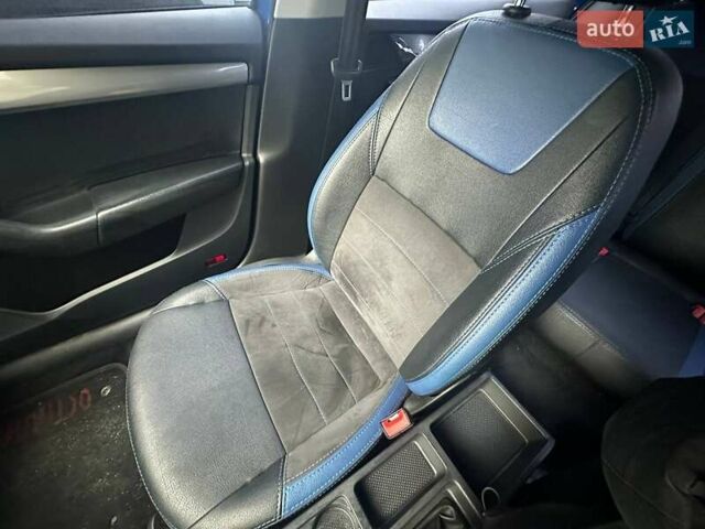 Синій Шкода Октавія, об'ємом двигуна 1.4 л та пробігом 183 тис. км за 13000 $, фото 12 на Automoto.ua