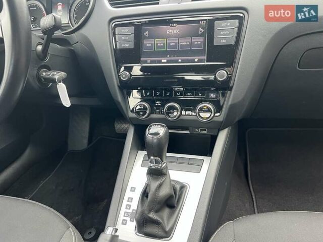 Синій Шкода Октавія, об'ємом двигуна 1.4 л та пробігом 137 тис. км за 15472 $, фото 28 на Automoto.ua