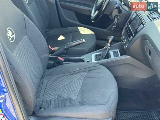 Синий Шкода Октавия, объемом двигателя 1.6 л и пробегом 145 тыс. км за 12500 $, фото 9 на Automoto.ua