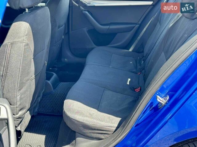 Синий Шкода Октавия, объемом двигателя 1.6 л и пробегом 145 тыс. км за 12500 $, фото 10 на Automoto.ua