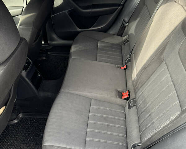 Синій Шкода Октавія, об'ємом двигуна 1.6 л та пробігом 258 тис. км за 12500 $, фото 8 на Automoto.ua