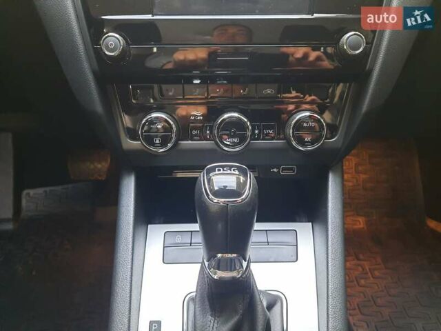 Синий Шкода Октавия, объемом двигателя 1.4 л и пробегом 140 тыс. км за 14599 $, фото 13 на Automoto.ua