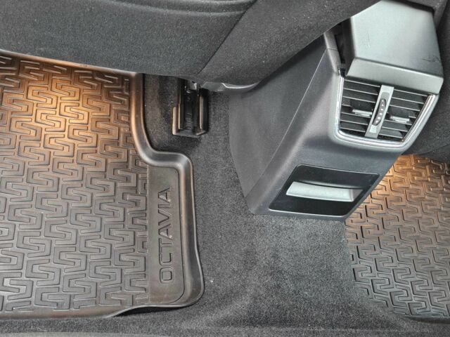 Синий Шкода Октавия, объемом двигателя 1.4 л и пробегом 161 тыс. км за 14200 $, фото 20 на Automoto.ua