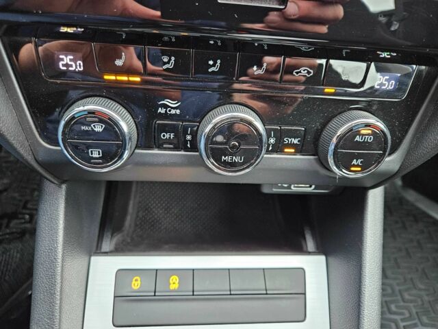 Синий Шкода Октавия, объемом двигателя 1.4 л и пробегом 161 тыс. км за 14200 $, фото 13 на Automoto.ua