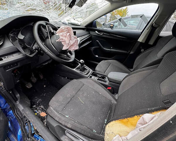 Синий Шкода Октавия, объемом двигателя 1.4 л и пробегом 75 тыс. км за 3500 $, фото 23 на Automoto.ua