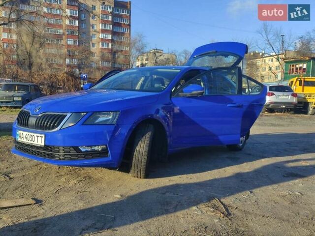 Шкода Октавия 2020 в Киеве на Automoto.ua Синий Шкода Октавия, объемом двигателя 1.6 л и пробегом 181 тыс. км за 15000 $, фото 5 на Automoto.ua