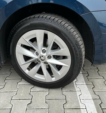 Синий Шкода Октавия, объемом двигателя 1.4 л и пробегом 73 тыс. км за 17999 $, фото 4 на Automoto.ua