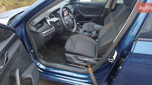 Синий Шкода Октавия, объемом двигателя 1.5 л и пробегом 102 тыс. км за 19500 $, фото 8 на Automoto.ua