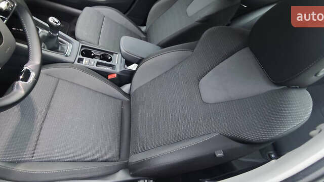 Синий Шкода Октавия, объемом двигателя 1.5 л и пробегом 102 тыс. км за 19500 $, фото 15 на Automoto.ua