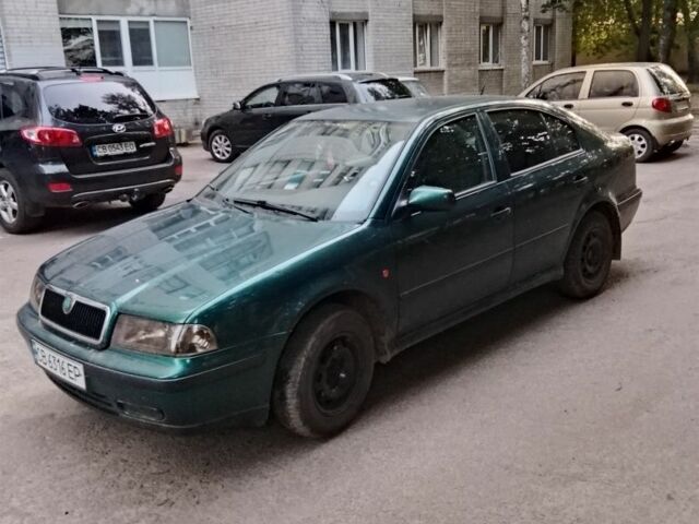 Зеленый Шкода Октавия, объемом двигателя 1.6 л и пробегом 260 тыс. км за 3200 $, фото 1 на Automoto.ua