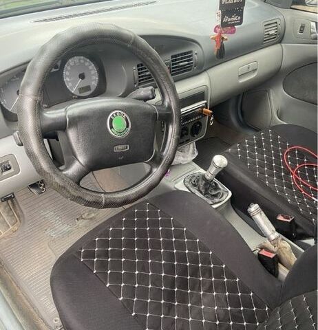 Зеленый Шкода Октавия, объемом двигателя 1.6 л и пробегом 340 тыс. км за 2500 $, фото 4 на Automoto.ua