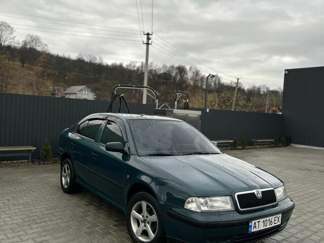 Зеленый Шкода Октавия, объемом двигателя 1.6 л и пробегом 195 тыс. км за 3250 $, фото 1 на Automoto.ua