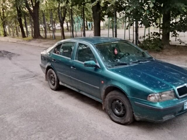 Зеленый Шкода Октавия, объемом двигателя 1.6 л и пробегом 260 тыс. км за 3200 $, фото 2 на Automoto.ua