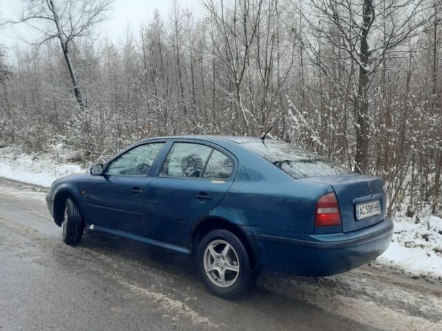 Зеленый Шкода Октавия, объемом двигателя 1.8 л и пробегом 360 тыс. км за 2400 $, фото 3 на Automoto.ua