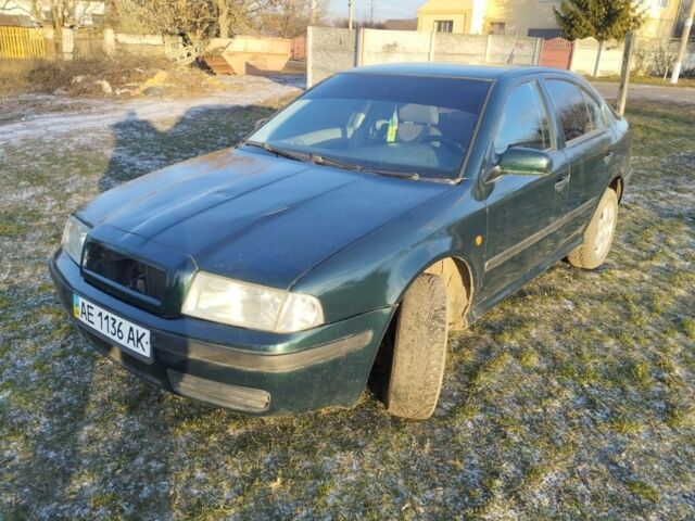 Зеленый Шкода Октавия, объемом двигателя 1.6 л и пробегом 259 тыс. км за 2400 $, фото 1 на Automoto.ua