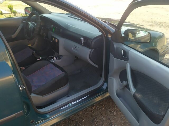 Шкода Октавия 1999 в Добровеличковке на Automoto.ua Зеленый Шкода Октавия, объемом двигателя 1.6 л и пробегом 330 тыс. км за 3500 $, фото 2 на Automoto.ua