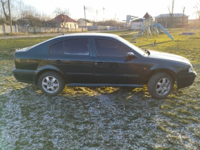 Зеленый Шкода Октавия, объемом двигателя 1.6 л и пробегом 259 тыс. км за 2400 $, фото 3 на Automoto.ua