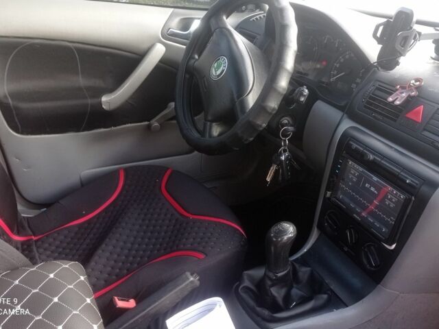 Зеленый Шкода Октавия, объемом двигателя 1.9 л и пробегом 200 тыс. км за 1500 $, фото 6 на Automoto.ua