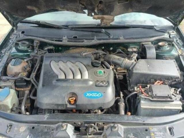 Зеленый Шкода Октавия, объемом двигателя 2 л и пробегом 645 тыс. км за 759 $, фото 4 на Automoto.ua