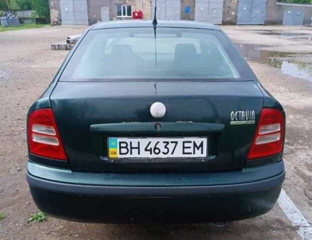Зеленый Шкода Октавия, объемом двигателя 2 л и пробегом 645 тыс. км за 759 $, фото 3 на Automoto.ua