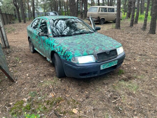 Зеленый Шкода Октавия, объемом двигателя 1.9 л и пробегом 300 тыс. км за 1323 $, фото 5 на Automoto.ua