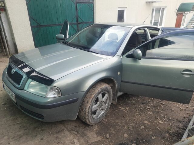 Зеленый Шкода Октавия, объемом двигателя 1.8 л и пробегом 300 тыс. км за 3700 $, фото 2 на Automoto.ua