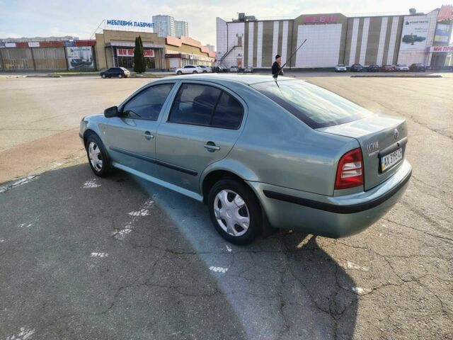 Зеленый Шкода Октавия, объемом двигателя 1.6 л и пробегом 207 тыс. км за 4300 $, фото 6 на Automoto.ua