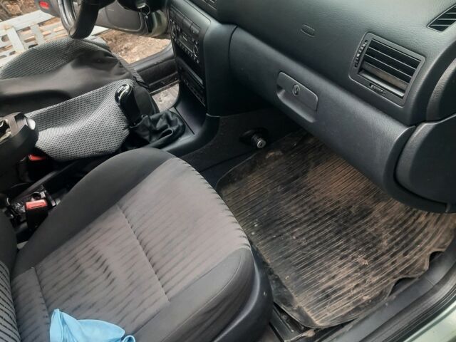 Зеленый Шкода Октавия, объемом двигателя 1.8 л и пробегом 300 тыс. км за 3700 $, фото 4 на Automoto.ua