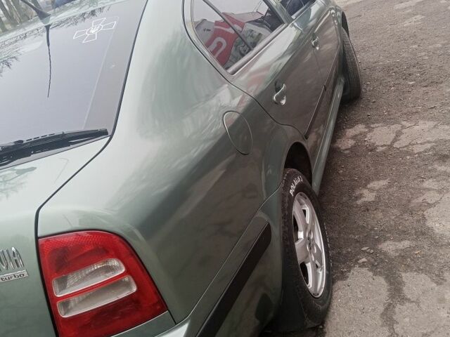 Зеленый Шкода Октавия, объемом двигателя 1.8 л и пробегом 312 тыс. км за 4000 $, фото 4 на Automoto.ua