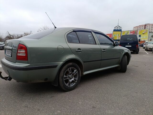 Зеленый Шкода Октавия, объемом двигателя 1.8 л и пробегом 400 тыс. км за 4500 $, фото 1 на Automoto.ua