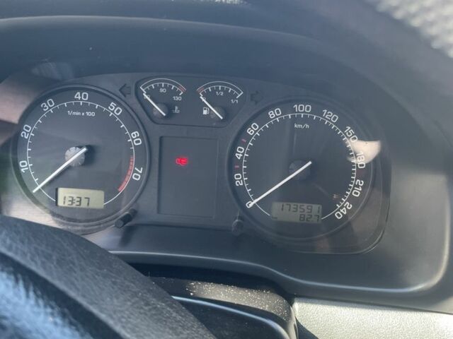 Зеленый Шкода Октавия, объемом двигателя 2 л и пробегом 174 тыс. км за 5500 $, фото 4 на Automoto.ua