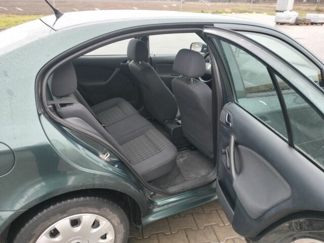 Зеленый Шкода Октавия, объемом двигателя 1.6 л и пробегом 237 тыс. км за 5300 $, фото 5 на Automoto.ua