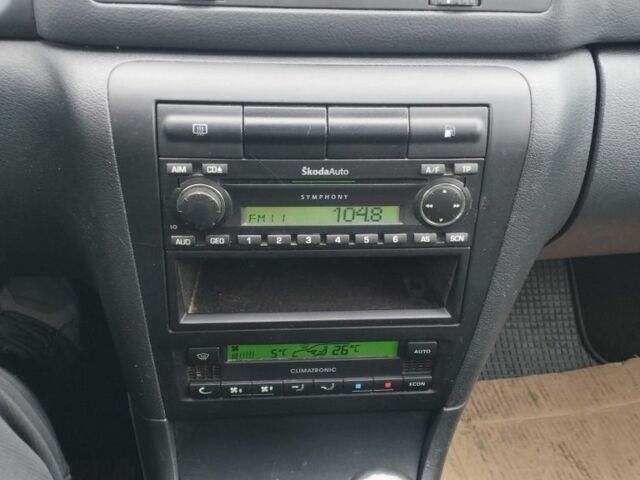 Зеленый Шкода Октавия, объемом двигателя 1.6 л и пробегом 237 тыс. км за 5300 $, фото 6 на Automoto.ua