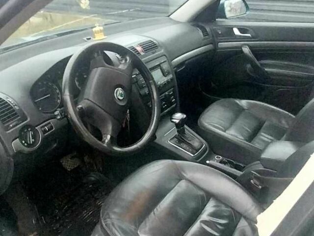 Зелений Шкода Октавія, об'ємом двигуна 0 л та пробігом 300 тис. км за 2600 $, фото 7 на Automoto.ua