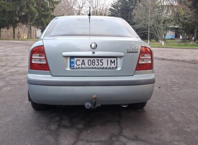 Зеленый Шкода Октавия, объемом двигателя 1.6 л и пробегом 242 тыс. км за 5700 $, фото 7 на Automoto.ua