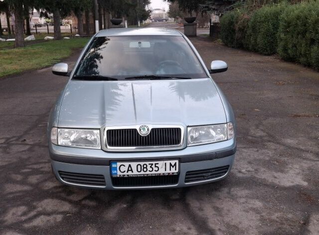 Зеленый Шкода Октавия, объемом двигателя 1.6 л и пробегом 242 тыс. км за 5700 $, фото 2 на Automoto.ua