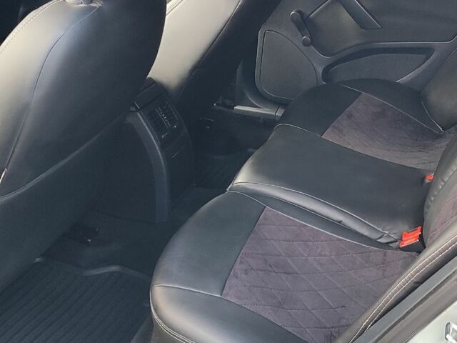 Зелений Шкода Октавія, об'ємом двигуна 2 л та пробігом 330 тис. км за 7500 $, фото 1 на Automoto.ua